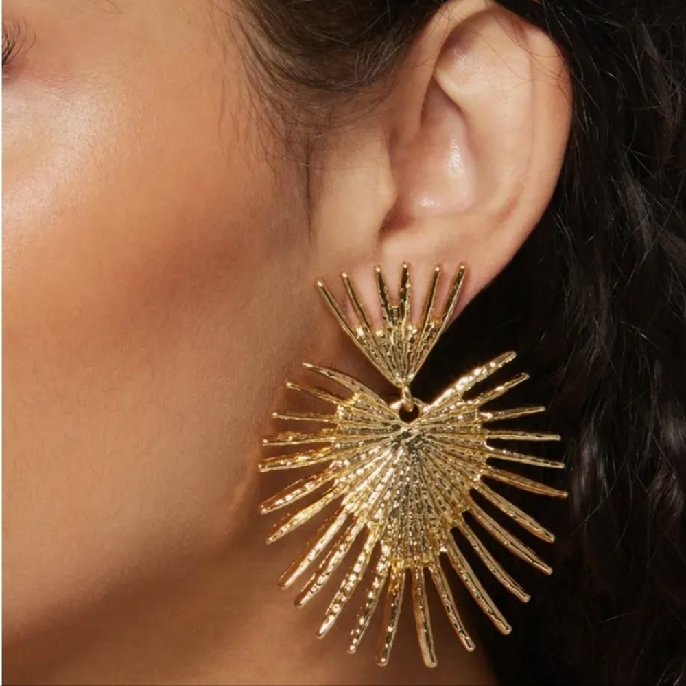 New Kenneth Jay Lane 22K Gold Fan Drop Earrings